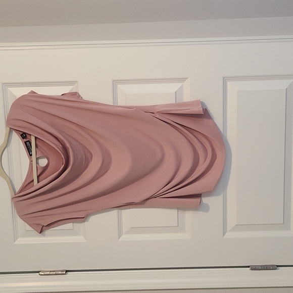 New York & Company Tops - new York & Co short sleeve Peachy blouse sz Medium